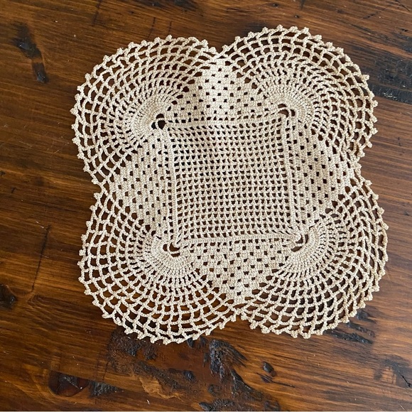 Vintage Lace Crochet Doily Cream Off White Beige Doilie Cottagecore set of Two - Picture 8 of 8
